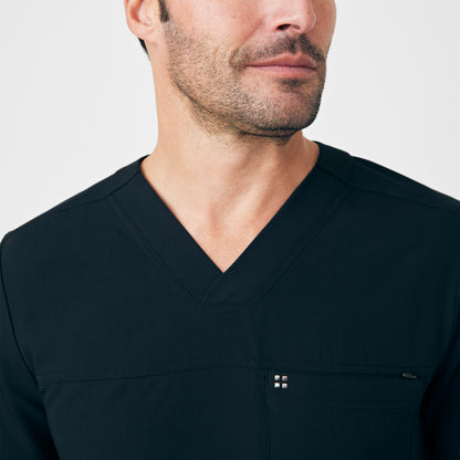 CRFT 2-Pocket V-Neck Top  | Black