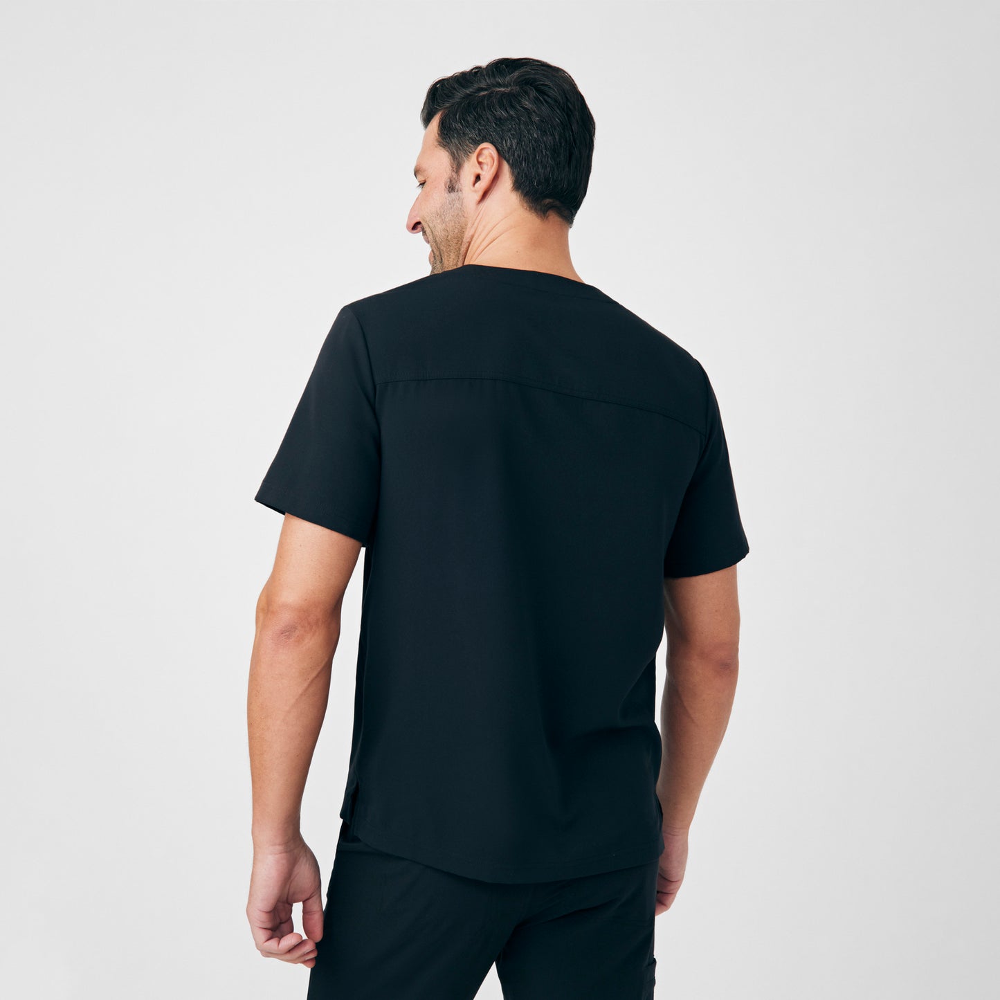 CRFT 2-Pocket V-Neck Top  | Black