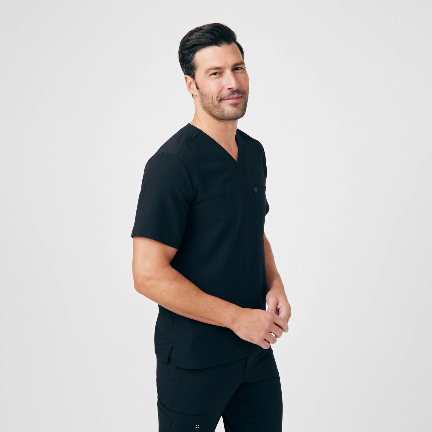 CRFT 2-Pocket V-Neck Top  | Black