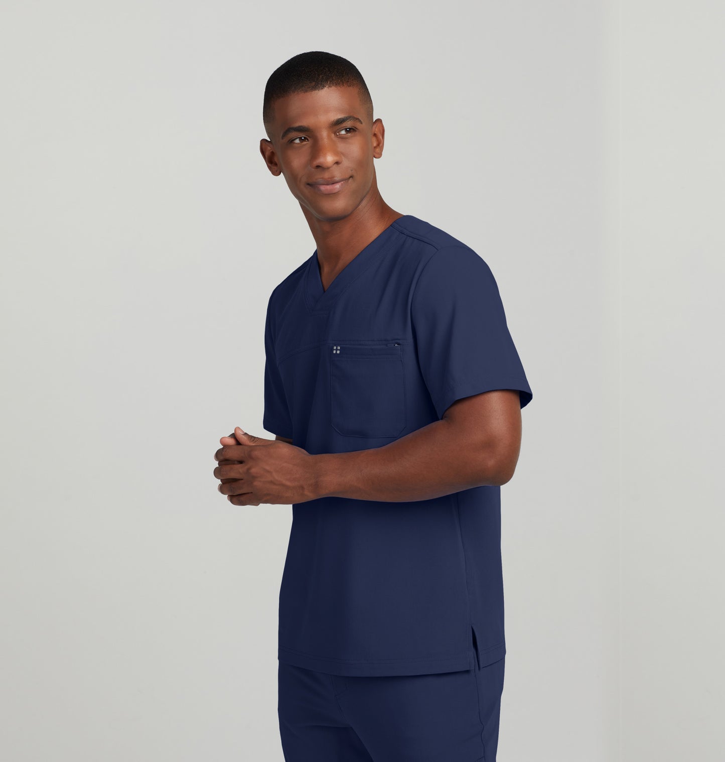CRFT 2-Pocket V-Neck Top  | Navy