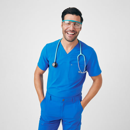 CRFT 2-Pocket V-Neck Top  | Royal