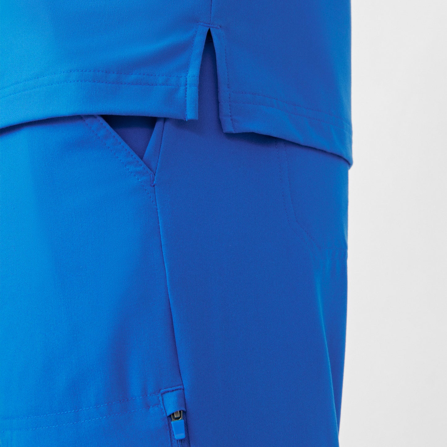 CRFT 2-Pocket V-Neck Top  | Royal