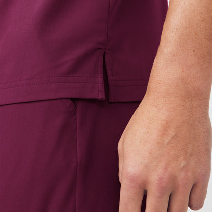 CRFT 2-Pocket V-Neck Top  | Wine