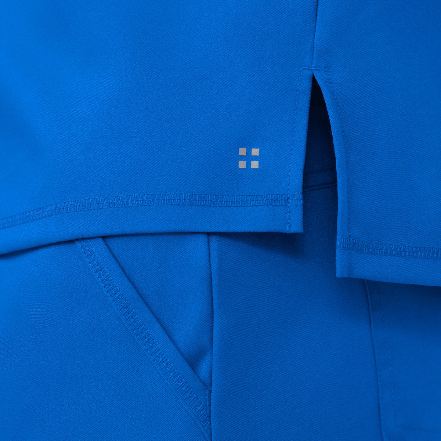 VIBE 2-Pocket V-Neck Top  | Royal