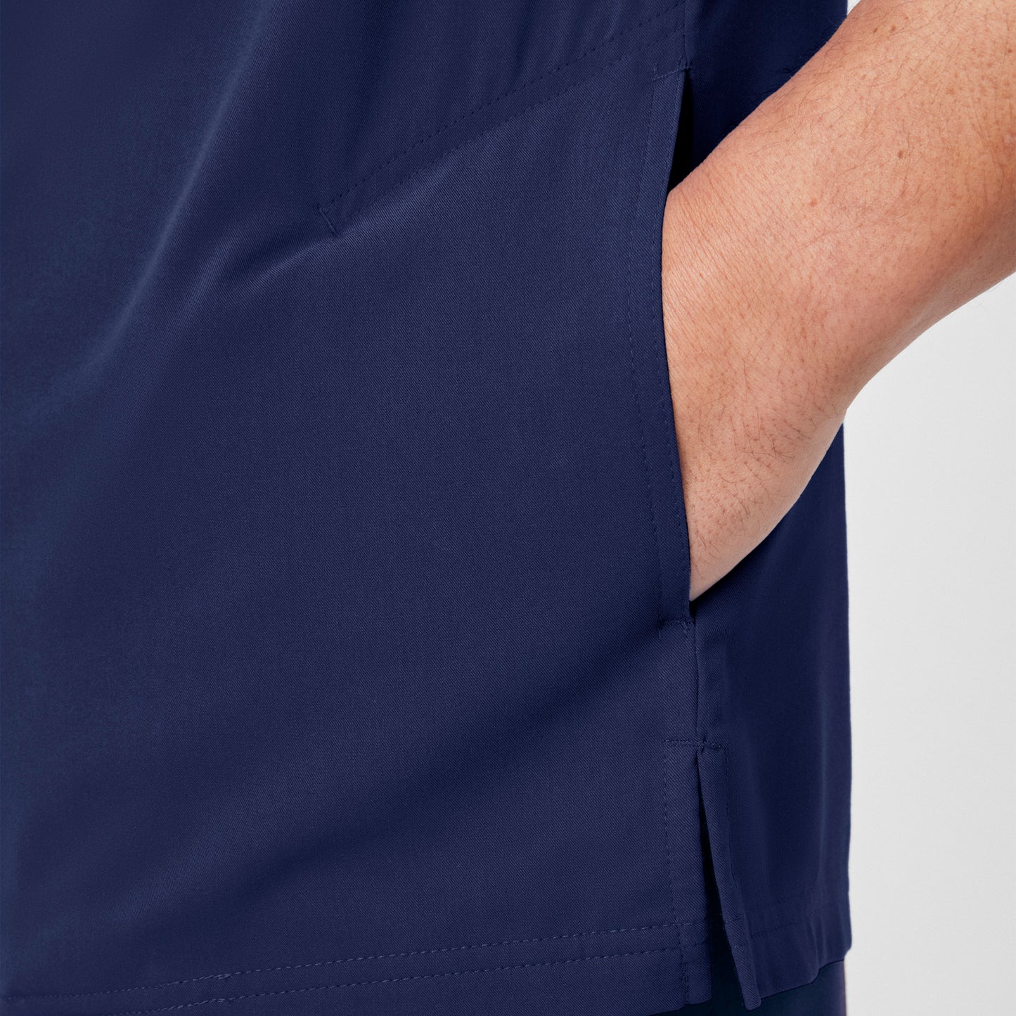 CRFT 4-Pocket V-Neck Top  | Navy